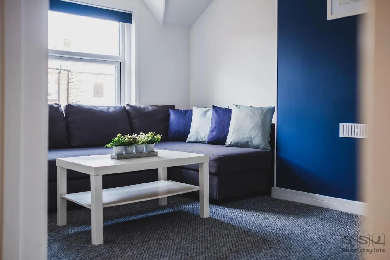 Modern 1 Bed Near Beach And Town Centre - 7 Min Walk Bournemouth 0*,  United Kingdom